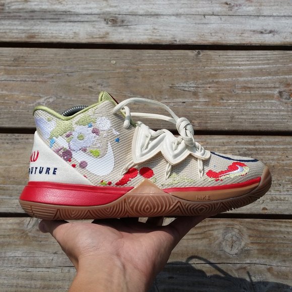 Nike Shoes - Women Size 7 Nike Kyrie 5 Bandulu Basketball Shoes